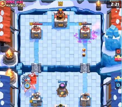 皇室戰(zhàn)爭飛桶戰(zhàn)術(shù)使用技巧視頻 猜不透的心機(jī)飛桶