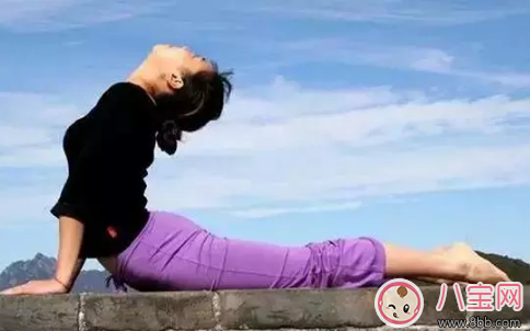 不用做豐胸手術(shù) 簡(jiǎn)單運(yùn)動(dòng)豐胸最靠譜