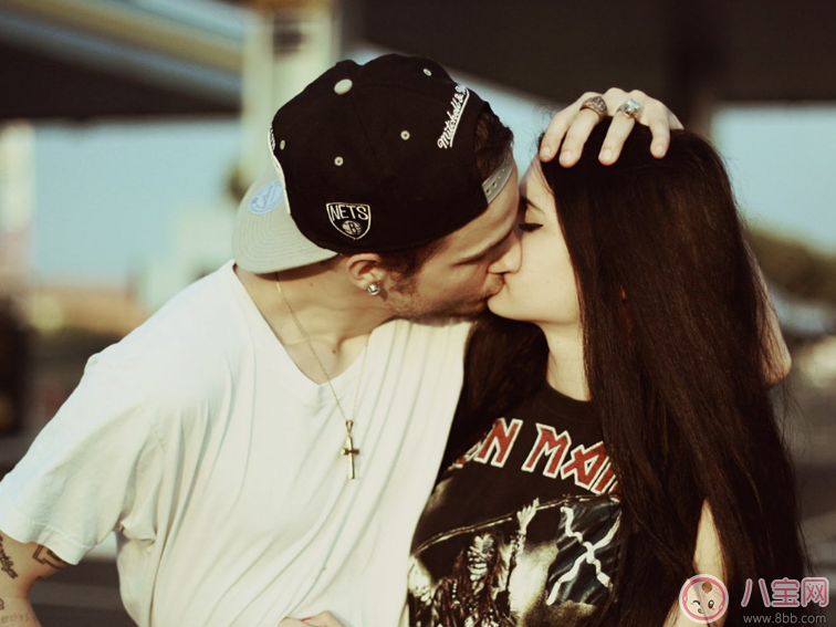 接吻高技巧玩法 接吻日一定要會(huì) 接吻高技巧玩法 接吻日一定要會(huì)