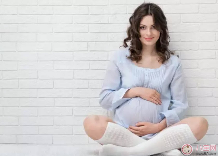 臍帶繞頸與撫摸肚皮有關(guān)系嗎 孕婦頻繁摸肚子對(duì)胎兒有影響嗎