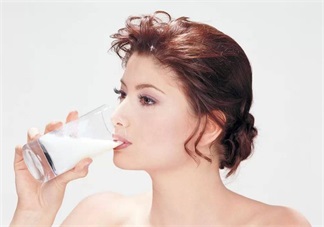 喝牛奶助準(zhǔn)媽媽睡眠嗎 失眠可以喝牛奶嗎