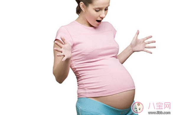 胎動的感覺有哪幾種，各種胎動代表什么意思(寶寶在說話)