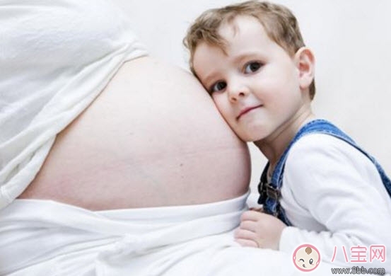 胎動的感覺有哪幾種，各種胎動代表什么意思(寶寶在說話)