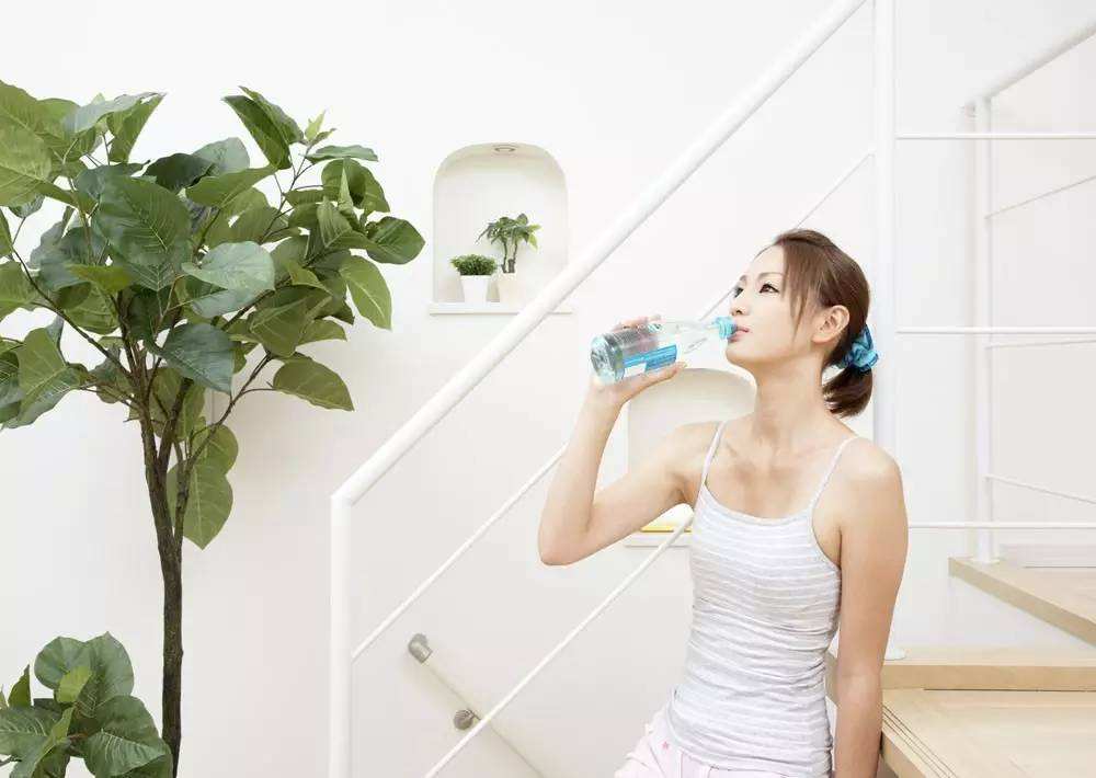 林心如產(chǎn)后快速恢復苗條？產(chǎn)后普拉提讓胸部美回來！