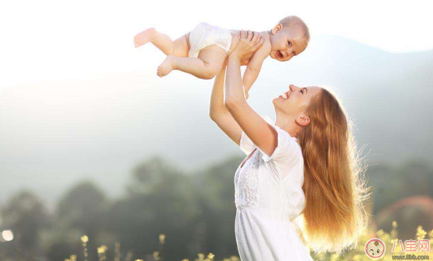 產(chǎn)后護(hù)理要到位 一不小心就有了媽媽手頸椎病和腰疼