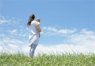 母乳喂養(yǎng)會造成胸部下垂 錯!真相其實(shí)是這樣