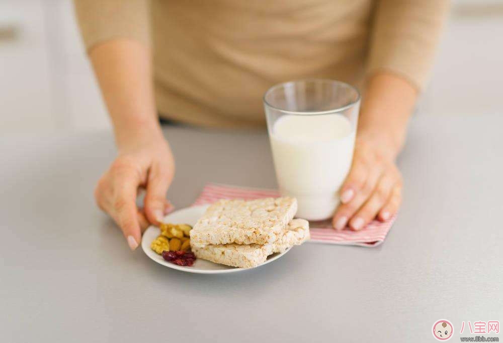 秋燥的癥狀 不同年齡女性防秋燥的秘籍