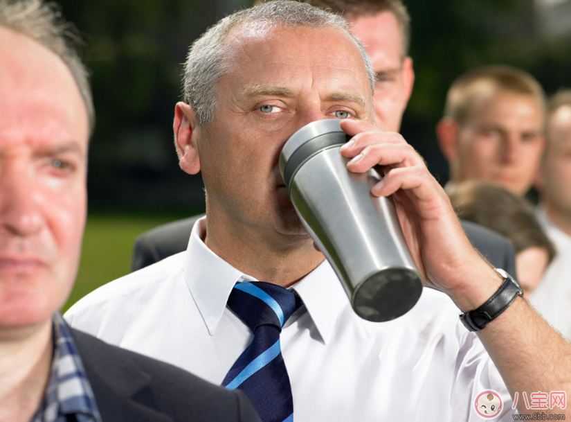 喝水其實(shí)大有講究了 隔夜的水究竟怎么喝 喝水其實(shí)大有講究了 隔夜的水究竟怎么喝