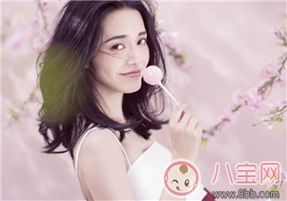 產(chǎn)后嚴(yán)重脫發(fā)怎么辦 全方面治療是關(guān)鍵 產(chǎn)后嚴(yán)重脫發(fā)怎么辦 全方面治療是關(guān)鍵