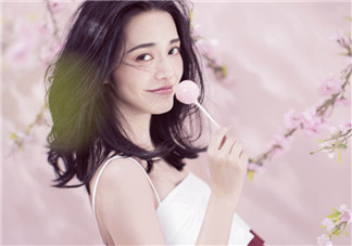 產(chǎn)后嚴重脫發(fā)怎么辦  全方面治療是關鍵