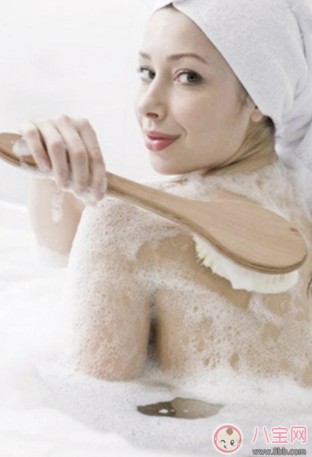 順產(chǎn)后12天可以洗頭洗澡嗎 夏天順產(chǎn)怎么洗 順產(chǎn)后12天可以洗頭洗澡嗎 夏天順產(chǎn)怎么洗