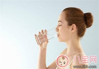 坐月子期間老是口渴是正?，F(xiàn)象嗎     坐月子口渴怎么補水