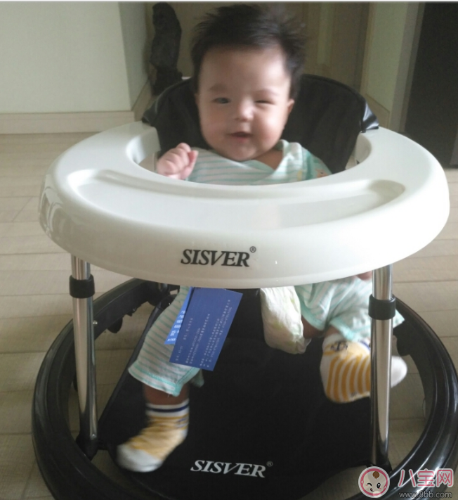 孩子學(xué)走路學(xué)步機(jī)怎么選 7-18月嬰兒學(xué)步車(chē)試用測(cè)評(píng)