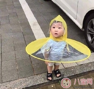 祖國(guó)花朵專用雨衣 給寶寶選什么雨衣好