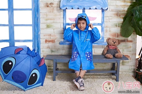 祖國(guó)花朵專用雨衣 給寶寶選什么雨衣好