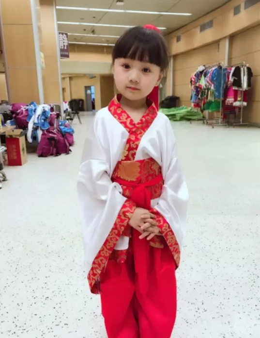 鄧倫《爸爸去哪兒》實習奶爸表現(xiàn) 東北萌娃與鄧倫配合默契嗎？