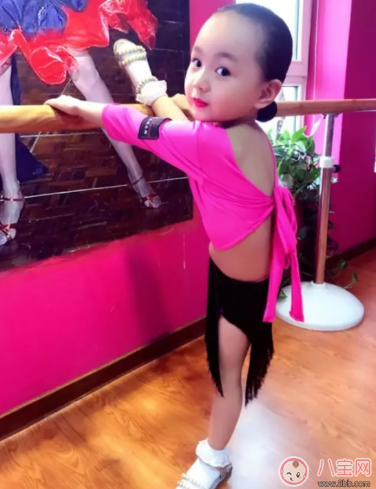 鄧倫《爸爸去哪兒》實習奶爸表現(xiàn) 東北萌娃與鄧倫配合默契嗎？