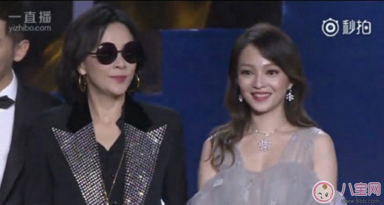 芭莎慈善夜C位是什么意思 張韶涵真的搶C位了嗎(芭莎慈善夜合照) 芭莎慈善夜C位是什么意思 張韶涵真的搶C位了嗎(芭莎慈善夜合照)