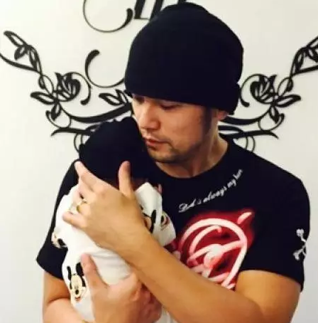 貝克漢姆鄧超周杰倫紛紛淪為“女兒奴” 有爸爸疼的女孩更有成就感