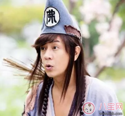 陳浩民帶全家開(kāi)趴孩子穿巨型拖鞋 如何給寶寶選鞋子