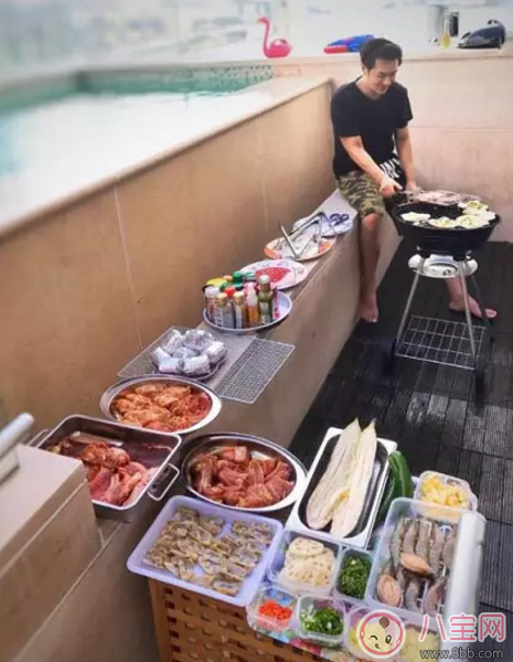 陳浩民帶全家開(kāi)趴孩子穿巨型拖鞋 如何給寶寶選鞋子