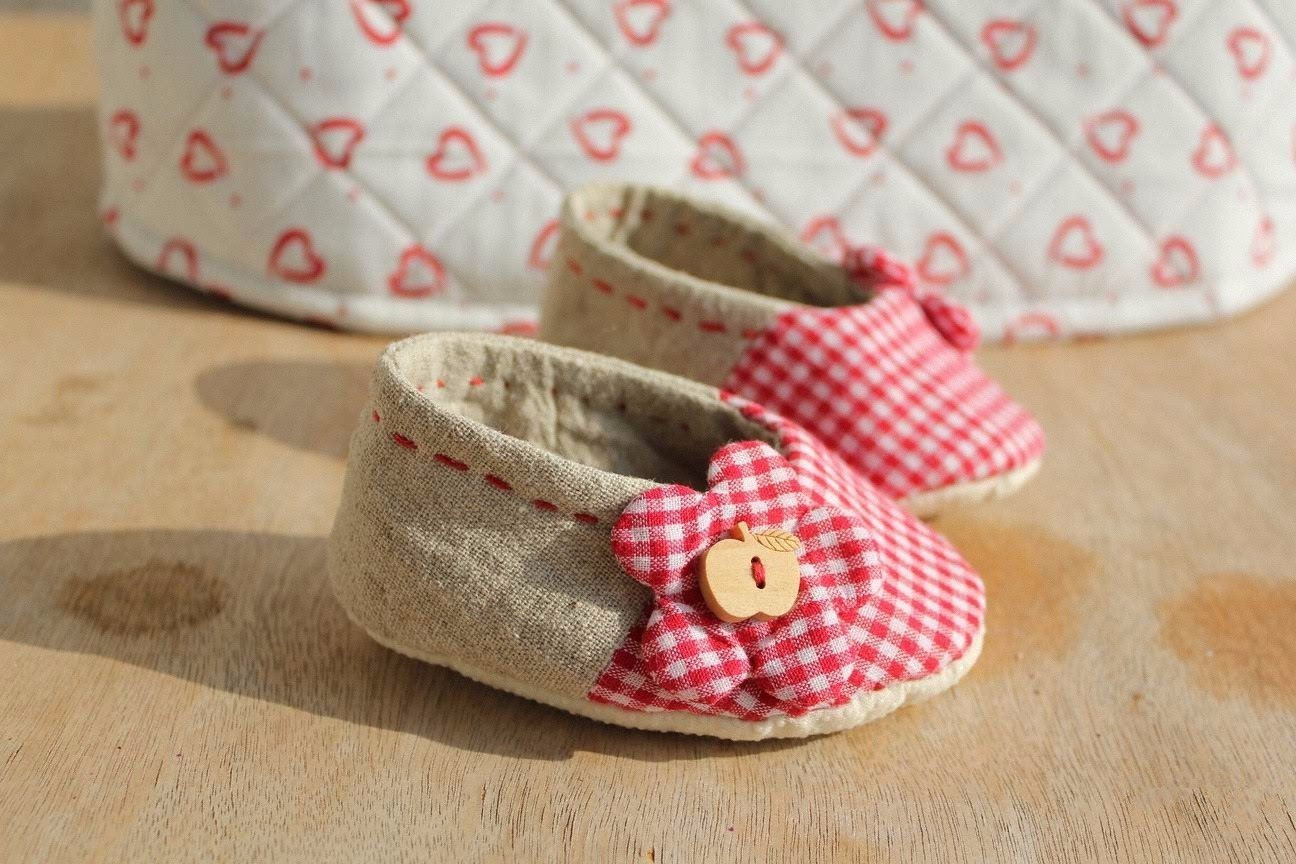 陳浩民帶全家開(kāi)趴孩子穿巨型拖鞋 如何給寶寶選鞋子