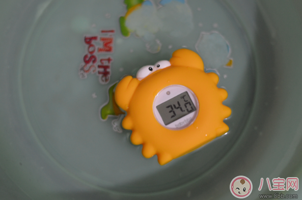 秋季寶寶水溫計(jì)哪款好 棒棒豬小水溫計(jì)測評(píng)