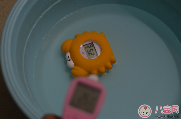 秋季寶寶水溫計(jì)哪款好 棒棒豬小水溫計(jì)測評(píng)