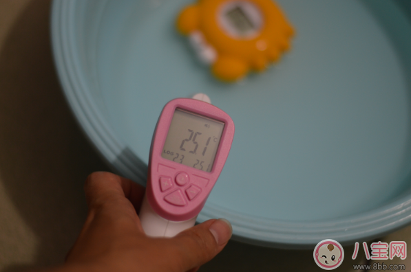 秋季寶寶水溫計(jì)哪款好 棒棒豬小水溫計(jì)測評(píng)
