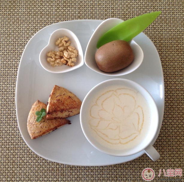 去學(xué)校的時(shí)間太短來不及吃早餐 孩子快手早餐