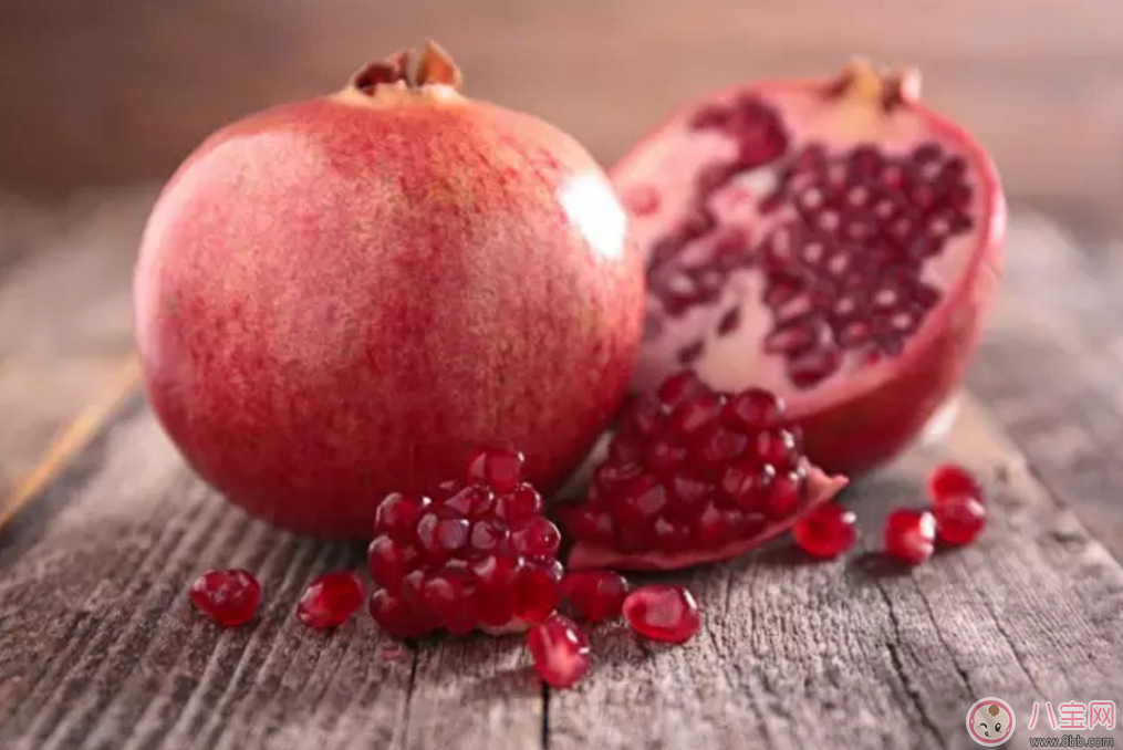 秋季吃柿子好處多 但別忘了吃柿子時還有這些禁忌 秋季吃柿子好處多 但別忘了吃柿子時還有這些禁忌