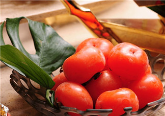 秋季吃柿子好處多 但別忘了吃柿子時還有這些禁忌