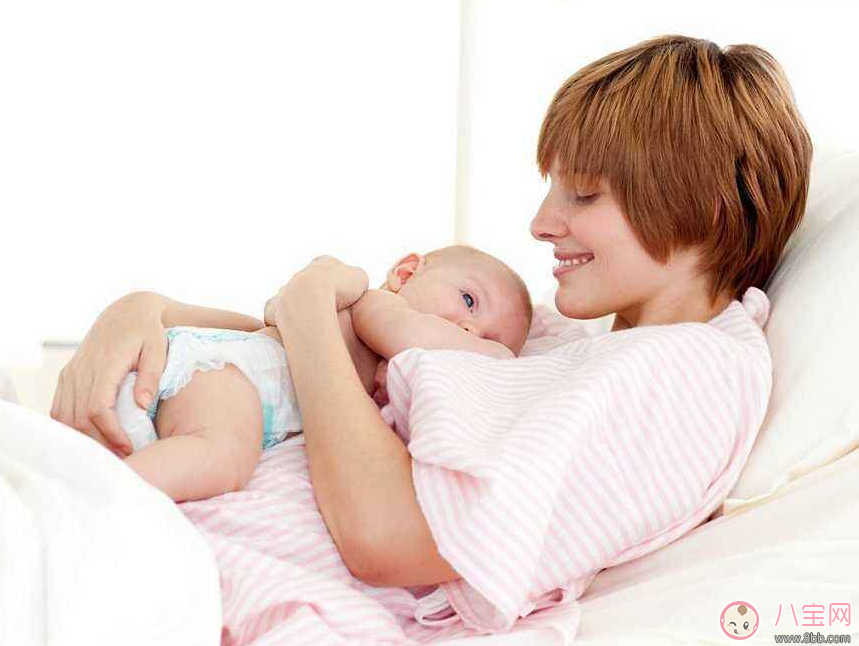 探望新生寶貝這些東西送出去好 看新媽媽這么做最好