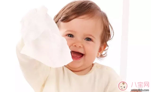 濕巾可以給寶寶用來洗臉嗎 寶寶早上用濕巾洗臉好嗎 濕巾可以給寶寶用來洗臉嗎 寶寶早上用濕巾洗臉好嗎