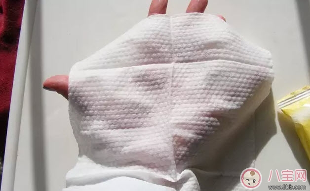 濕巾可以給寶寶用來洗臉嗎 寶寶早上用濕巾洗臉好嗎 濕巾可以給寶寶用來洗臉嗎 寶寶早上用濕巾洗臉好嗎
