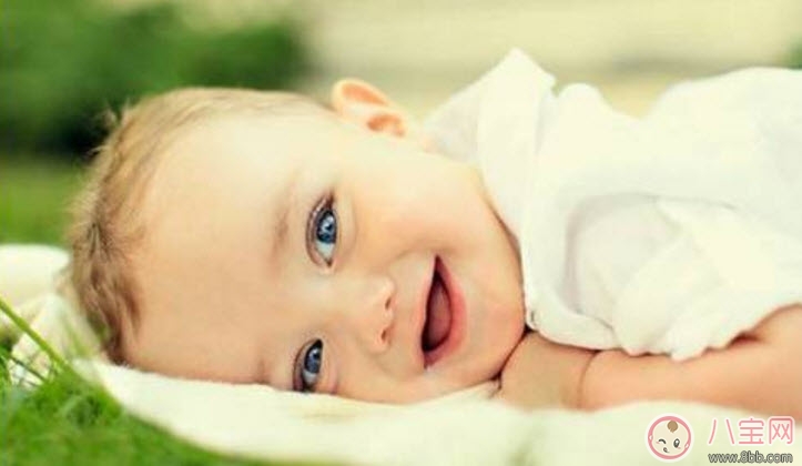 寶寶缺維生素a的癥狀有哪些 寶寶吃什么補(bǔ)充維生素A