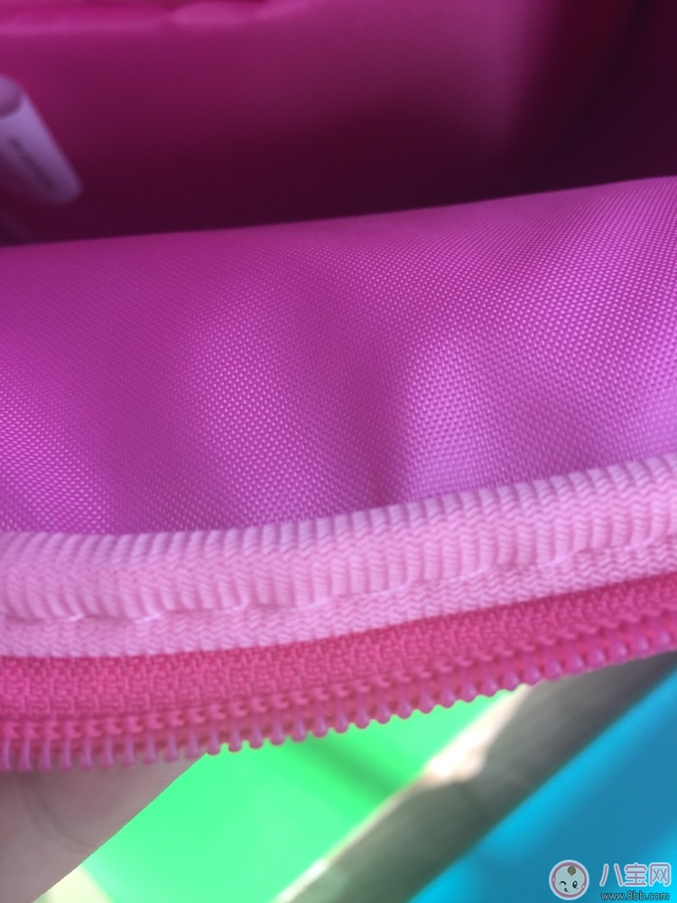 上學(xué)小書包用哪款好 uek幼兒園寶寶書包測(cè)評(píng)