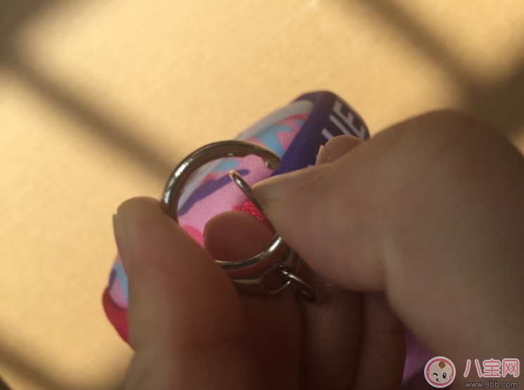 上學(xué)小書包用哪款好 uek幼兒園寶寶書包測(cè)評(píng)