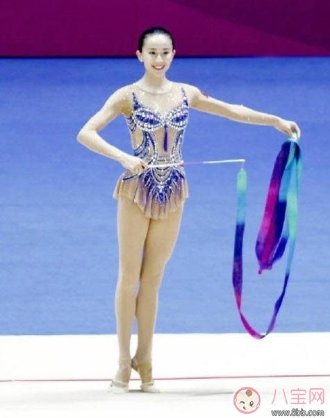 張豆豆為什么21歲就退役 張豆豆挺胸照照片【多圖】