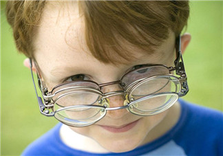 如何保護(hù)寶寶視力 吃這三道菜就夠了