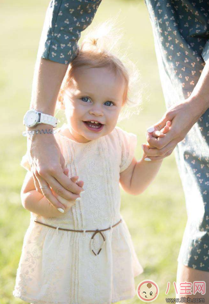 懷孕吃什么生出來(lái)的孩子皮膚白 吃什么孩子生得好