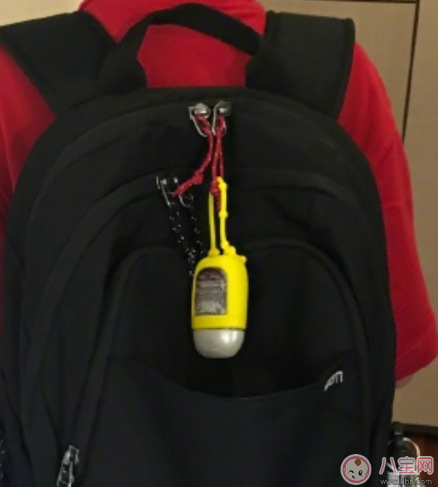 袁詠儀兒子上學書包掛免洗洗手液 孩子用免洗洗手液好不好