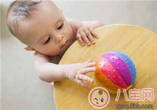 為寶寶選購?fù)婢叩脑瓌t及注意事項(xiàng)