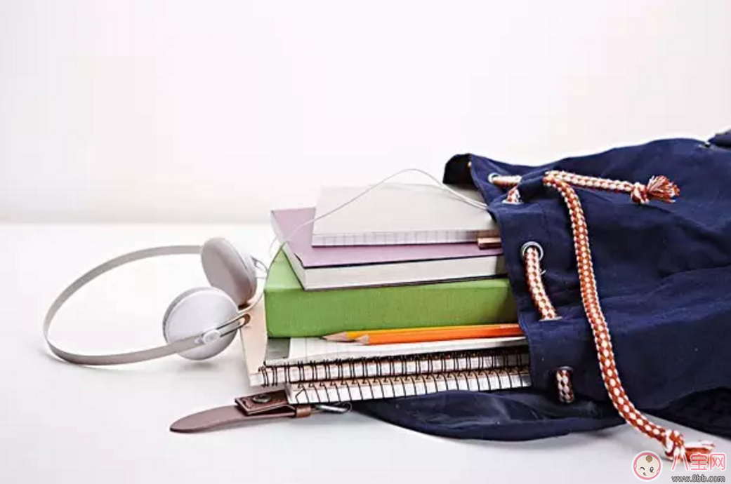 開學(xué)季書包如何挑選  雙肩包VS拉桿包？