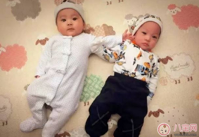 賈靜雯咘咘同款大全 咘咘同款牙膠背帶奶嘴圍兜全都有