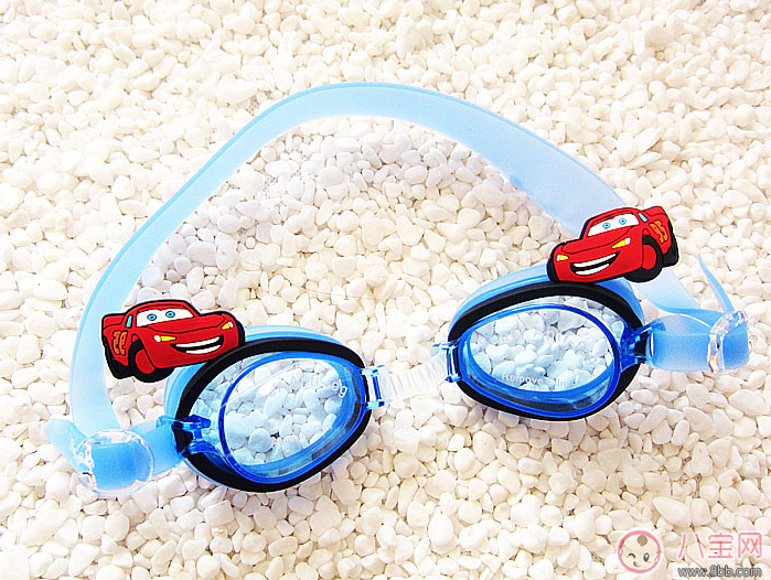 注意！孩子游泳要帶泳鏡的 孩子泳鏡挑選