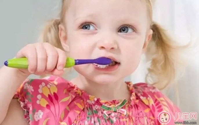孩子可以用電動牙刷嗎 寶寶選擇電動牙刷的標(biāo)準(zhǔn)是什么
