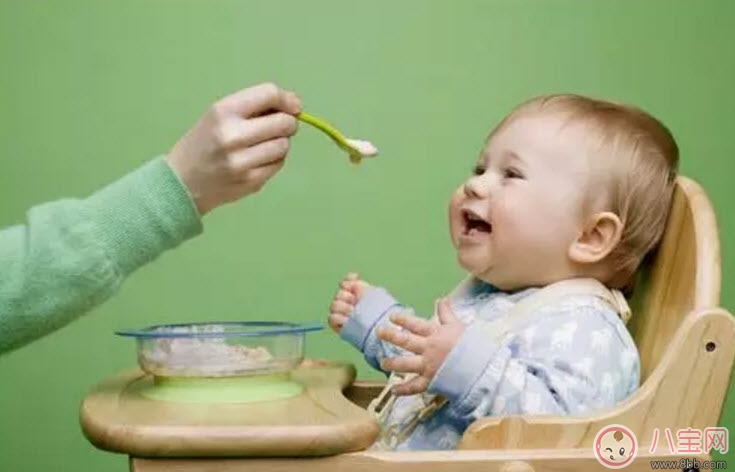 寶寶輔食里要不要放油 寶寶多大可以吃油