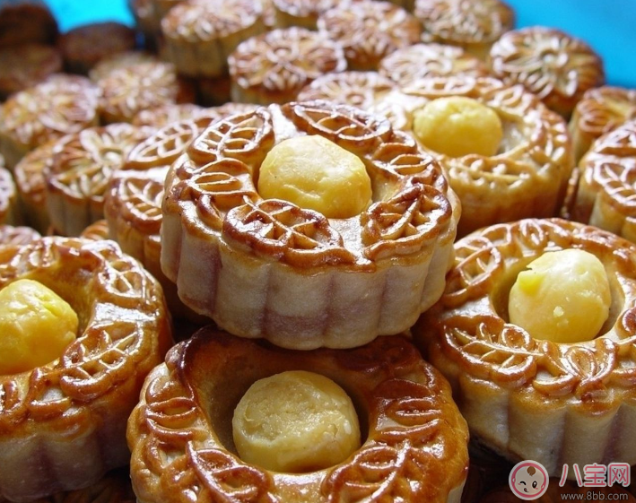 來月經(jīng)可以吃月餅嗎 吃月餅吃多了會(huì)怎么樣