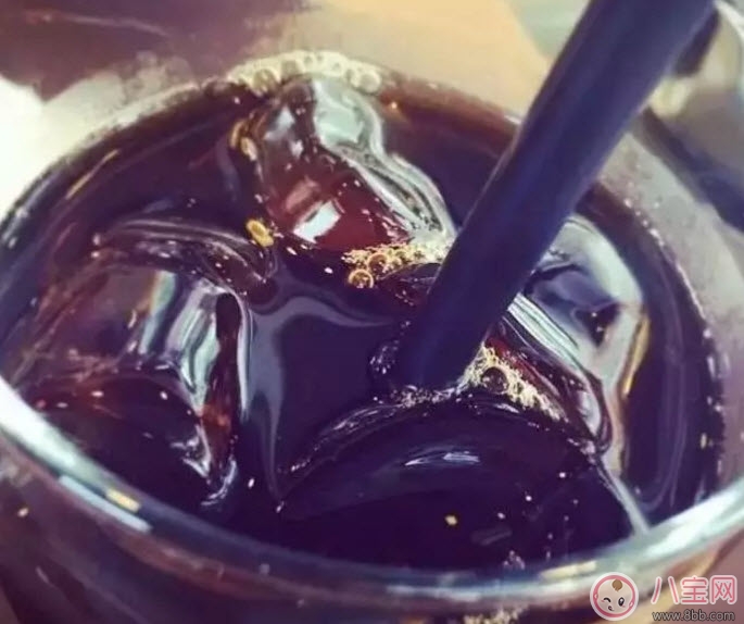 孕婦能喝可樂(lè)等碳酸飲料嗎 孕婦喝多少可樂(lè)有害(5罐)